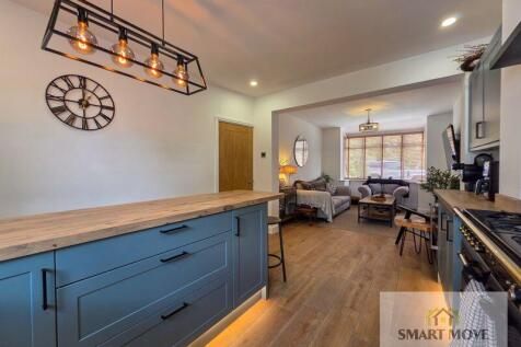 Kitchen into Lounge