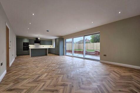 EXAMPLE Kitchen Family Room