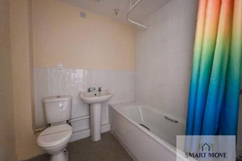 Bathroom (First Floor)