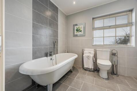 HOUSE BATHROOM