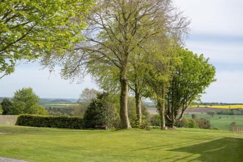 Garden to south