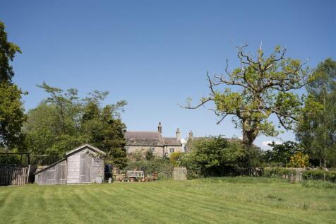 Paddock to house