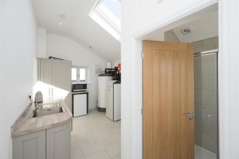 Utility/kitchen 2