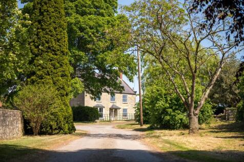 Driveway to South