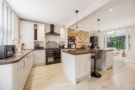 Dining kitchen