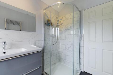 bathroom 2.jpg