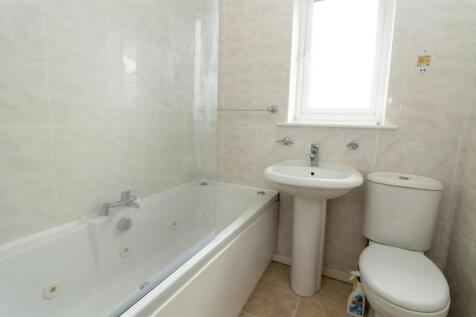 52 Eleanor Harrison Drive - BATHROOM.jpg