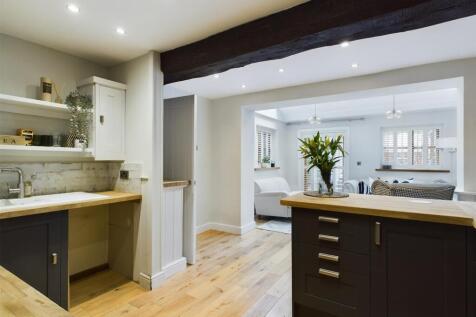 Kitchen / Lounge