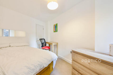 Double Bedroom (1)