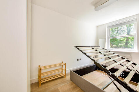 Bedroom 1 (2)