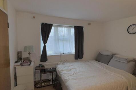 Bedroom/Living Room2