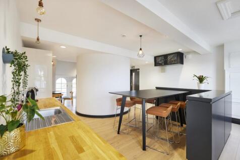 LEEMING BUILDING_HLA4692_HRp.jpg