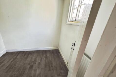 Bedroom 2.jpg