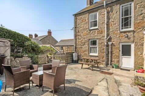 Rear Courtyard