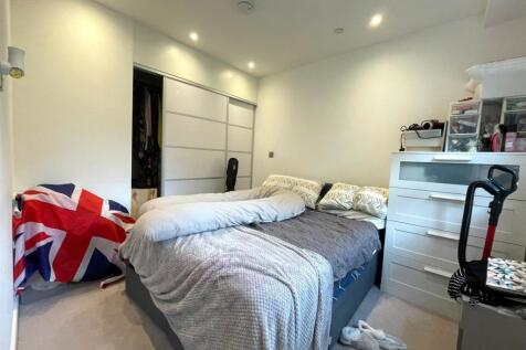 Bed1.jpg