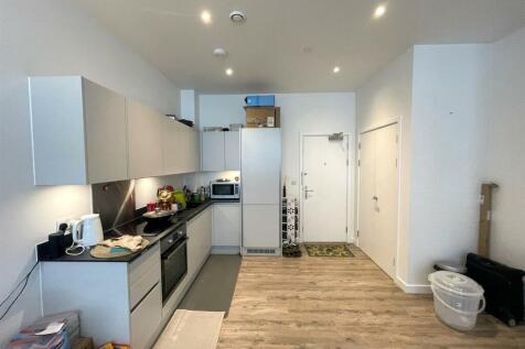 Kitchen pic 2.jpeg