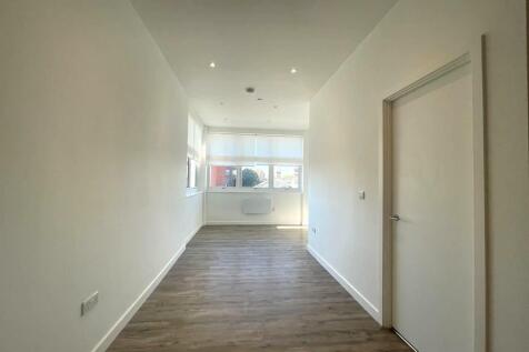 Living Area Pic 2.jpg