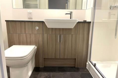 Ensuite1.jpg