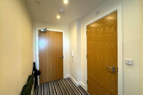 Hallway.jpeg