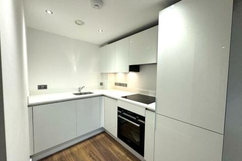 Kitchen pic 2.jpeg
