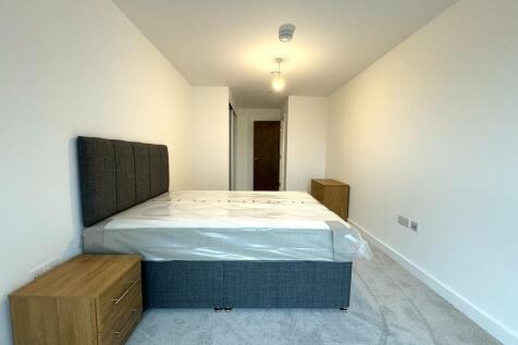 Bedroom pic 2.jpeg