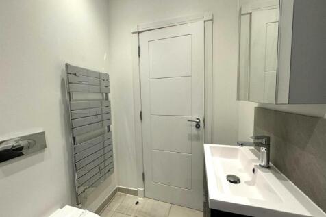 Bathroom pic 5.jpeg