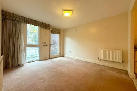 Lounge dining room.jpeg