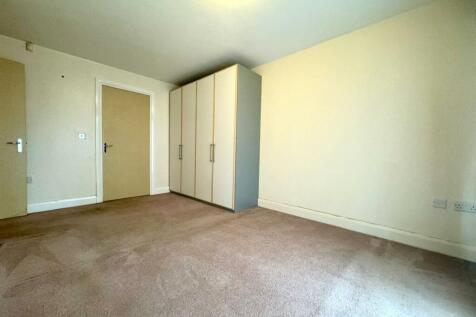 Bedroom 1.jpeg