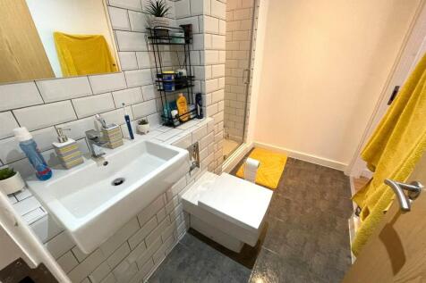 Ensuite1Pic2.jpg