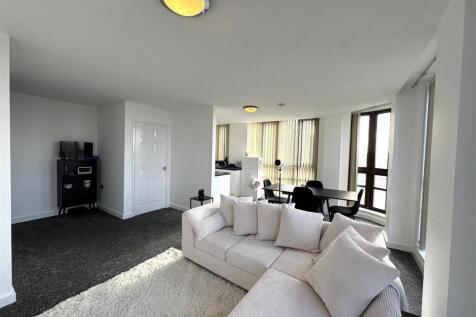 Living room pic 2.jpg