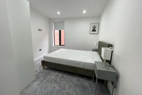 Bed 2.jpg