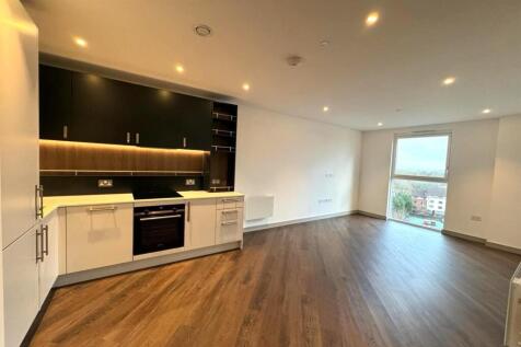 Living room pic 4.jpeg