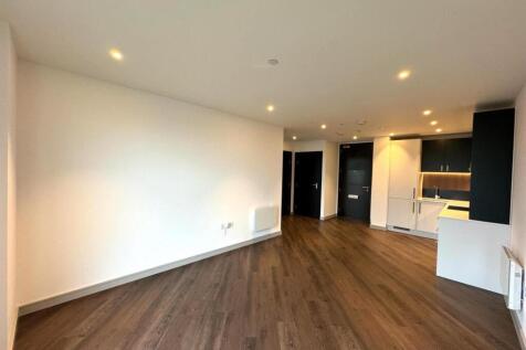 Living room pic 2.jpeg