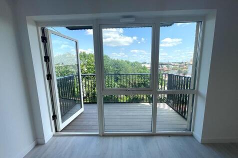 Balcony pic 3.jpg