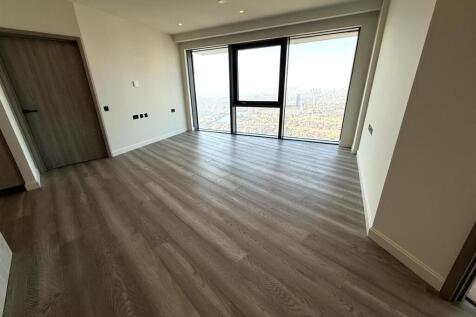 Living room pic 2.jpeg