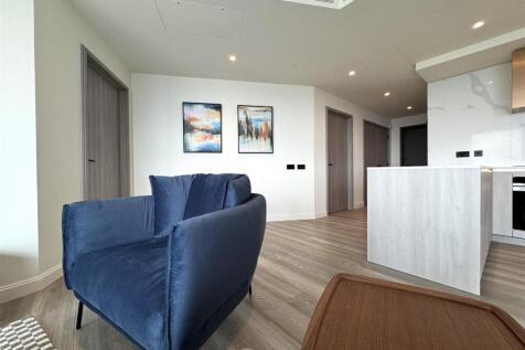 Living room pic 6.jpeg
