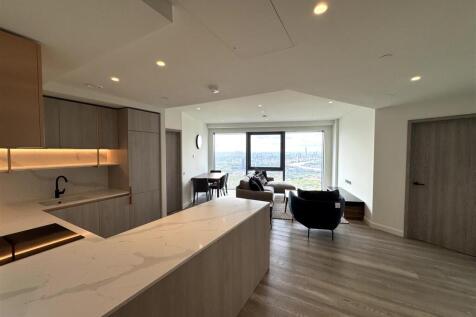 Living room pic 9.jpeg