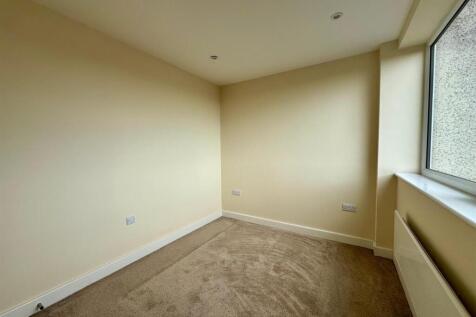Main bedroom pic 2 .jpeg