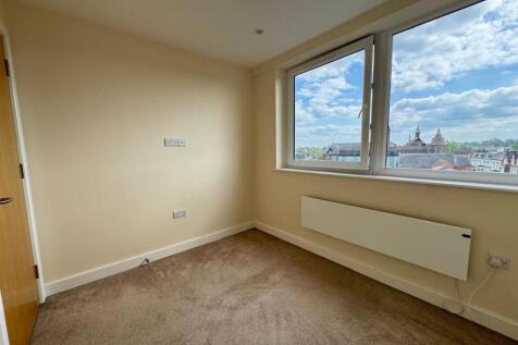 Second bedroom pic 2.jpeg