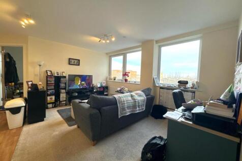 Living Rm pic 2.jpg