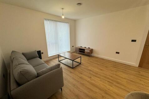 Living room pic 4.jpeg