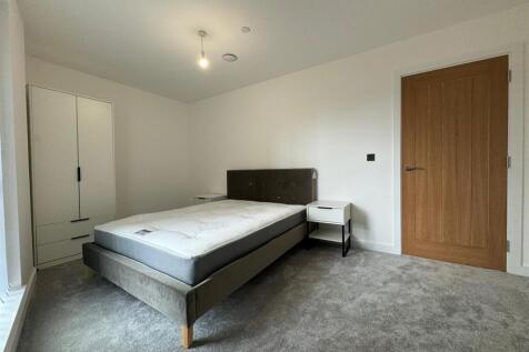 Bedroom pic 2.jpeg