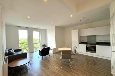 Living area pic 2.jpeg