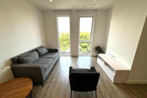 Living area pic 4.jpeg