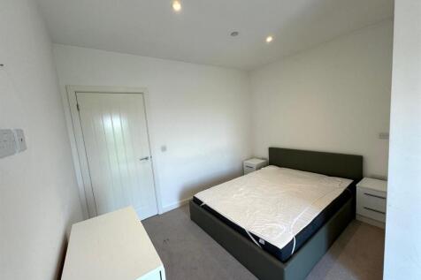 Bedroom pic 4.jpeg