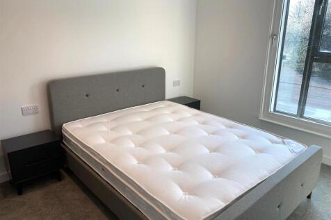 Bed2.jpg