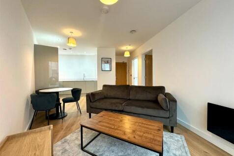 Living room pic 2.jpeg