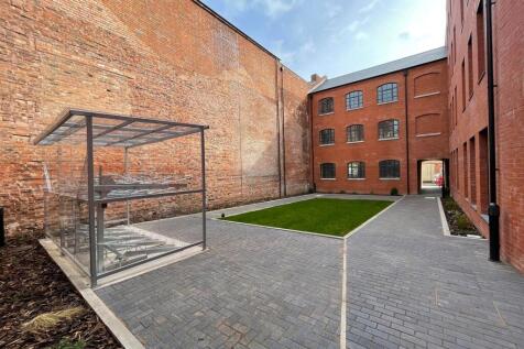 Courtyard 1.jpg