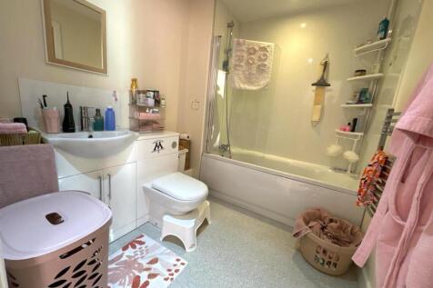 Bathroom.jpg