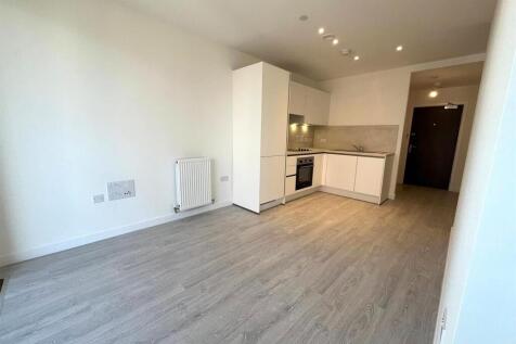 Living area pic 2.jpg